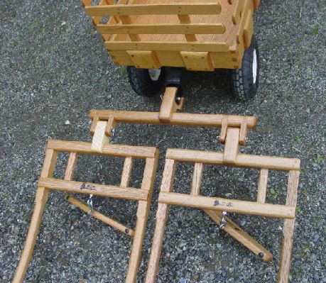 Wagon Brace Setup With Two Independent Sets Of Shafts
This system is good for dogs of different heights and provides the maximum braking potential over a single shaft brace system.  The individual shafts can be used by themselves on wagons if the tongues are similar.
