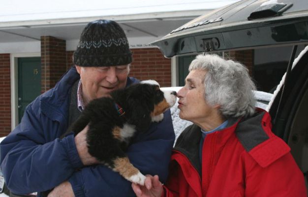 Barrie and Margaret McMath Take Cascade Home
We are eternally grateful to Barrie and Margaret from whom we got Kessie and Mac.
