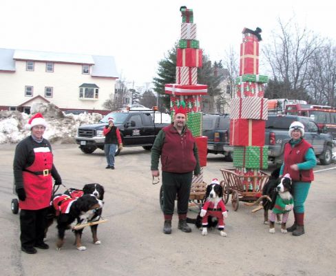 Pre-Parade Jitters Anyone?
Lynn with Elka and Molly, Bill with Kessie, and Barbie with Jefferson
Winners of Judges Choice Award
